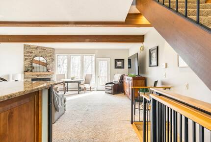 Elegant Ski-In/Ski-Out Townhome with Lake Access - McHenry, Maryland