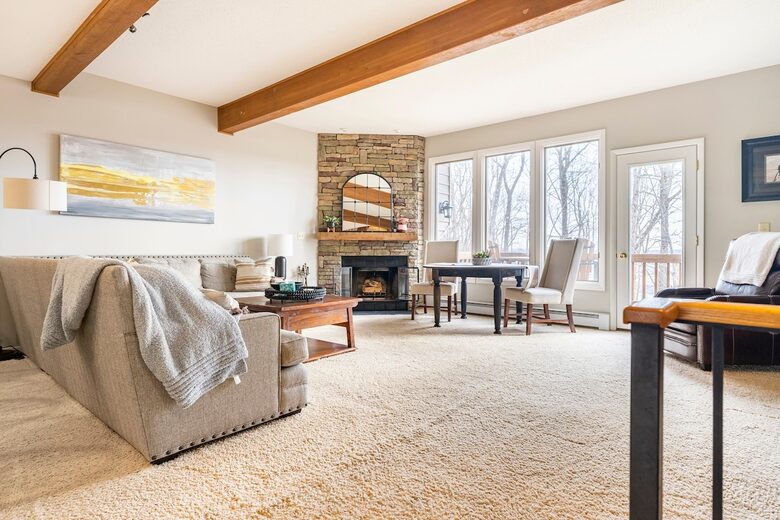 Elegant Ski-In/Ski-Out Townhome with Lake Access - McHenry, Maryland