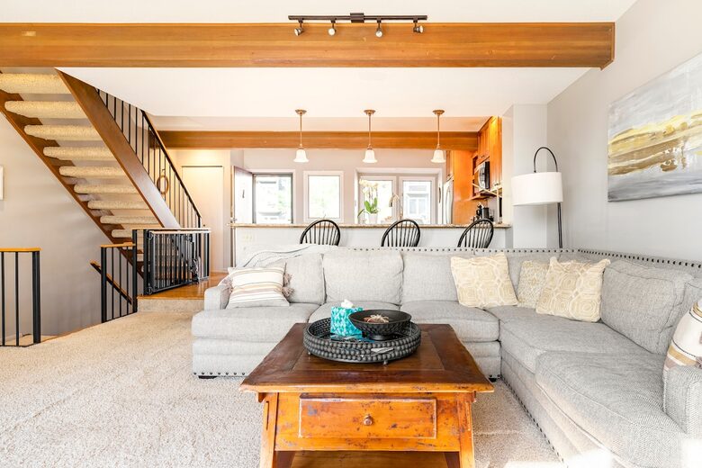 Elegant Ski-In/Ski-Out Townhome with Lake Access - McHenry, Maryland