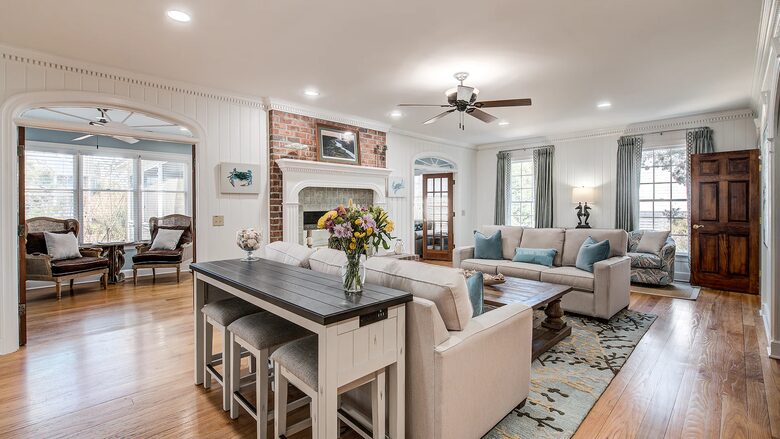 Family Tides Spacious Seaside Sanctuary with Wrap-Around Porches - Georgetown, South Carolina
