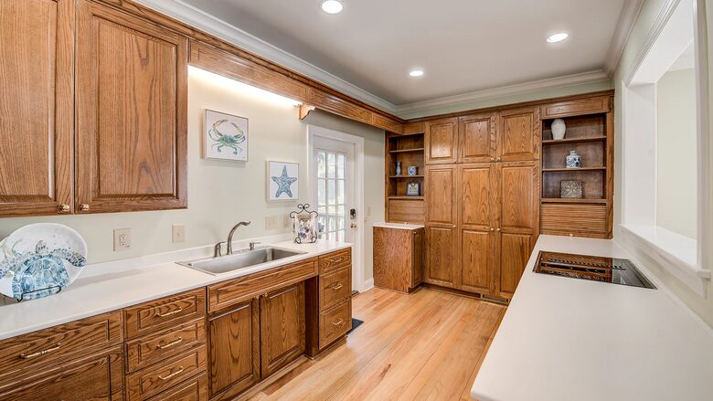 Family Tides Spacious Seaside Sanctuary with Wrap-Around Porches - Georgetown, South Carolina
