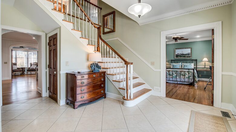 Family Tides Spacious Seaside Sanctuary with Wrap-Around Porches - Georgetown, South Carolina