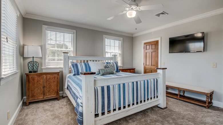 Family Tides Spacious Seaside Sanctuary with Wrap-Around Porches - Georgetown, South Carolina