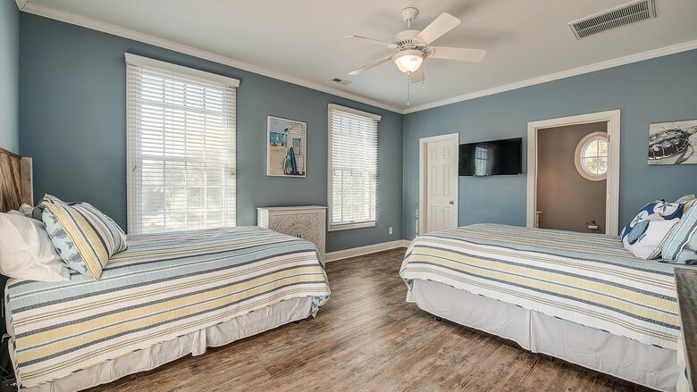 Family Tides Spacious Seaside Sanctuary with Wrap-Around Porches - Georgetown, South Carolina