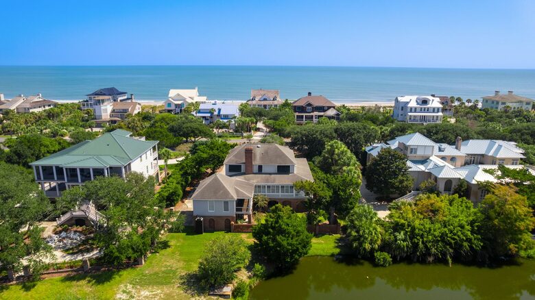 Family Tides Spacious Seaside Sanctuary with Wrap-Around Porches - Georgetown, South Carolina