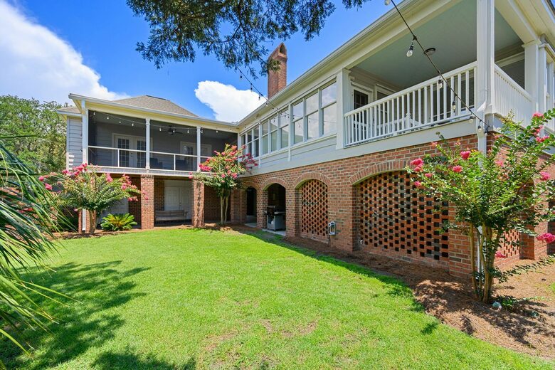 Family Tides Spacious Seaside Sanctuary with Wrap-Around Porches - Georgetown, South Carolina