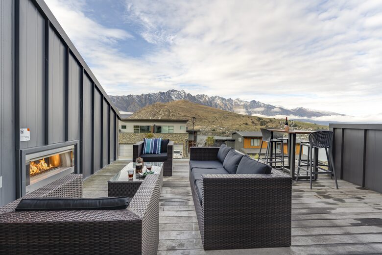 Elevated Elegance Overlooking Lake Wakatipu - Queenstown, New Zealand