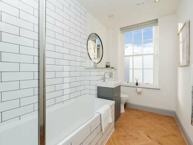 Stylish Two-Bedroom Apartment in Historic Bath - Bath, United Kingdom