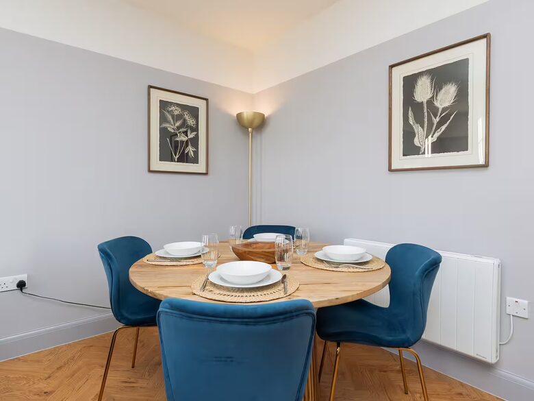 Stylish Two-Bedroom Apartment in Historic Bath - Bath, United Kingdom