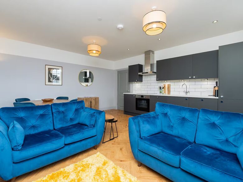 Stylish Two-Bedroom Apartment in Historic Bath - Bath, United Kingdom