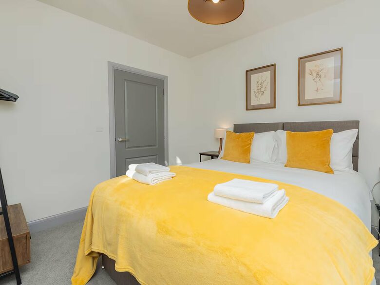 Stylish Two-Bedroom Apartment in Historic Bath - Bath, United Kingdom