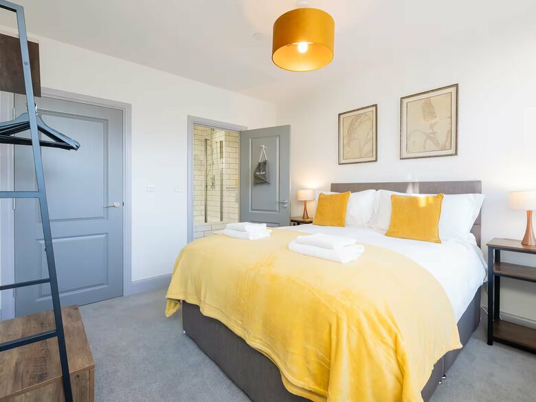 Stylish Two-Bedroom Apartment in Historic Bath - Bath, United Kingdom