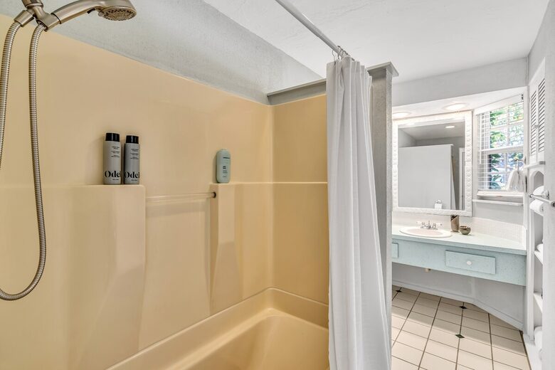 Tranquil Sarasota Retreat Near Siesta Key - Sarasota, Florida