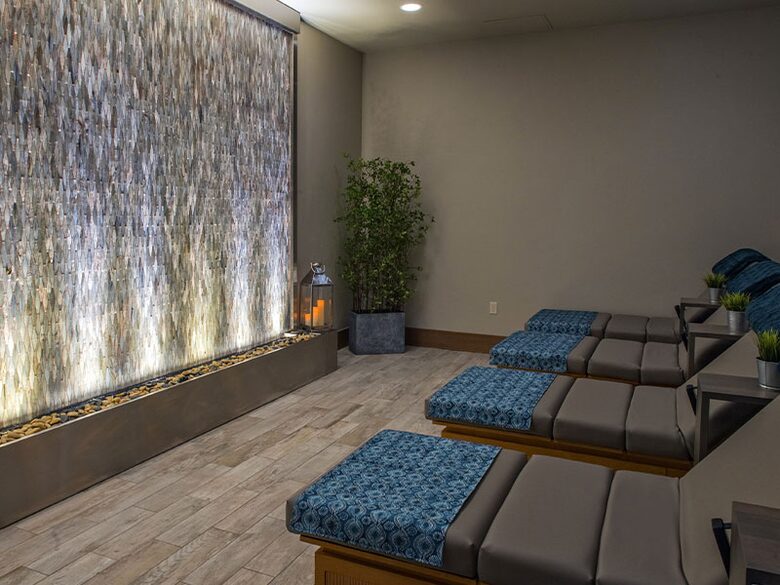 Grand Colorado on Peak 8 | 2-Bedroom Getaway in Breckenridge - Breckenridge, Colorado