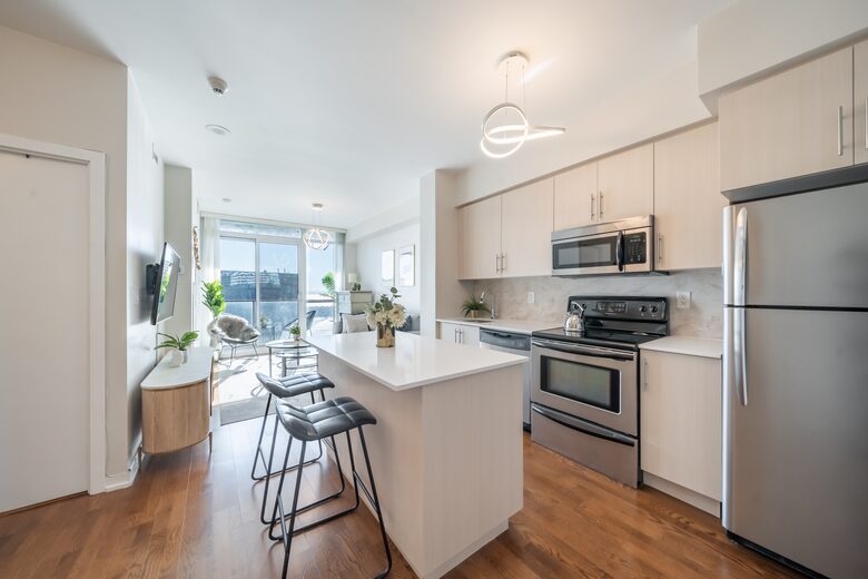 Urban Oasis Overlooking Lake Ontario - Toronto ON, Canada