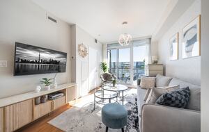 Urban Oasis Overlooking Lake Ontario - Toronto ON, Canada