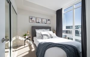 Urban Oasis Overlooking Lake Ontario - Toronto ON, Canada