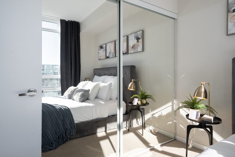 Urban Oasis Overlooking Lake Ontario - Toronto ON, Canada