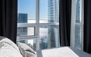 Urban Oasis Overlooking Lake Ontario - Toronto ON, Canada