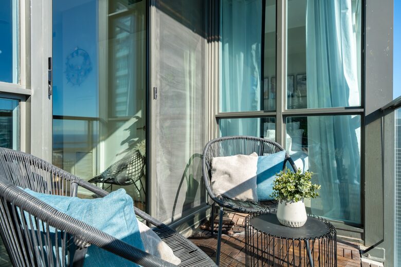 Urban Oasis Overlooking Lake Ontario - Toronto ON, Canada