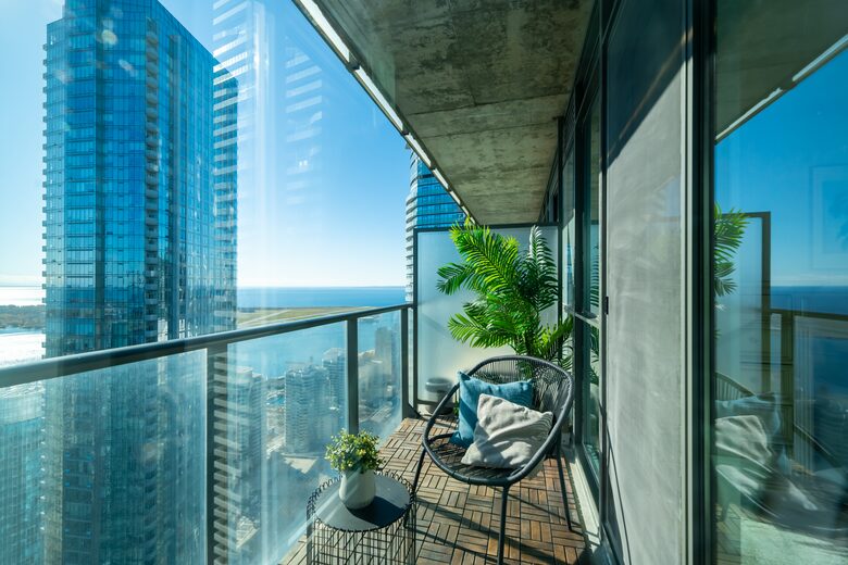 Urban Oasis Overlooking Lake Ontario - Toronto ON, Canada