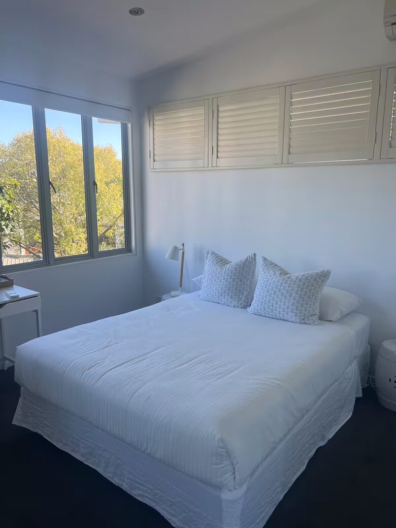 Contemporary Luxury Townhouse with Private Courtyard and Spa - New Farm, Brisbane, Australia