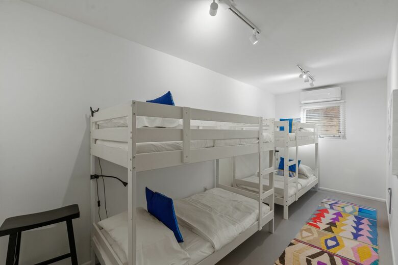 Bunkroom, sleeps 4.