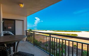 Beachfront Bliss in a Bright and Breezy Retreat - Clearwater, Florida