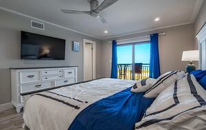 Beachfront Bliss in a Bright and Breezy Retreat - Clearwater, Florida