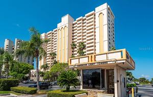 Beachfront Bliss in a Bright and Breezy Retreat - Clearwater, Florida
