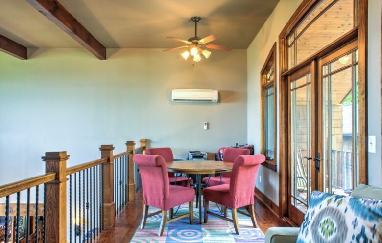 Expansive Views and Elegant Comfort Above the Clouds - Burnsville, North Carolina