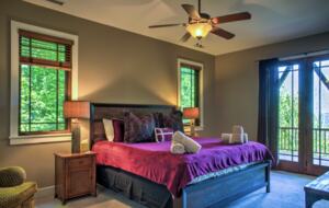 Expansive Views and Elegant Comfort Above the Clouds - Burnsville, North Carolina