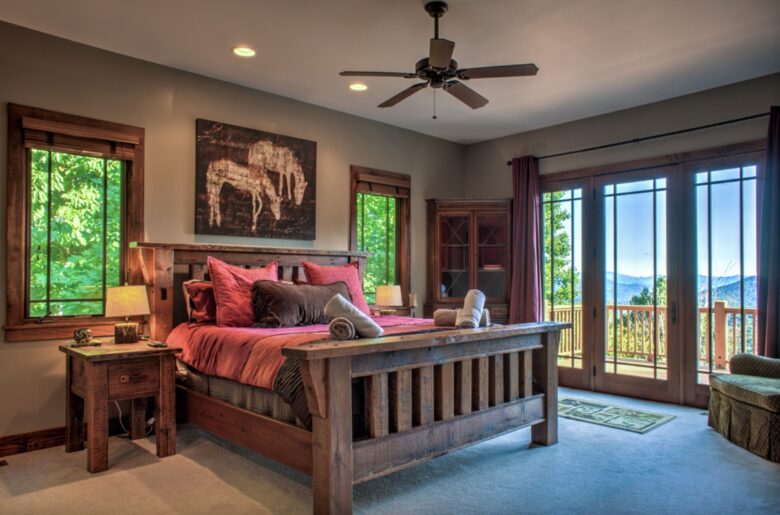 Expansive Views and Elegant Comfort Above the Clouds - Burnsville, North Carolina