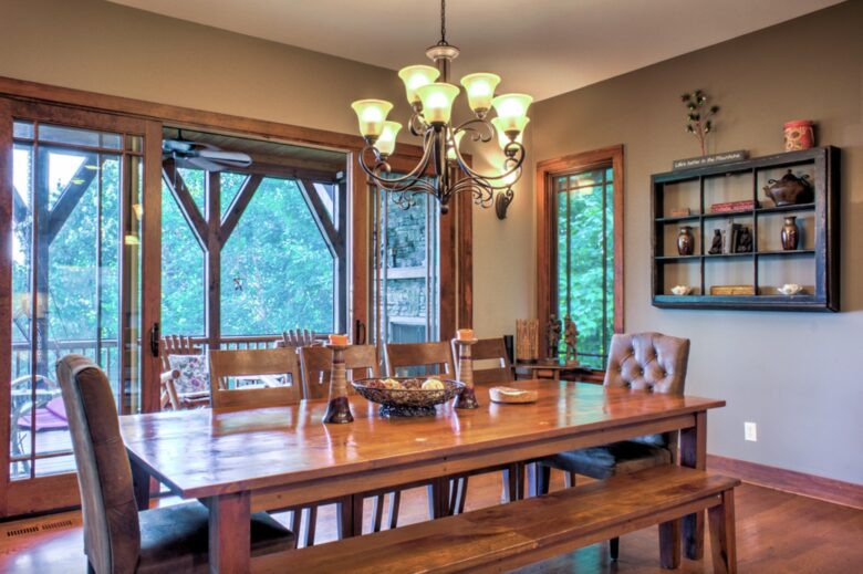Expansive Views and Elegant Comfort Above the Clouds - Burnsville, North Carolina