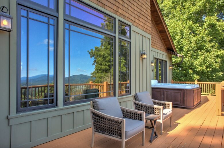 Expansive Views and Elegant Comfort Above the Clouds - Burnsville, North Carolina