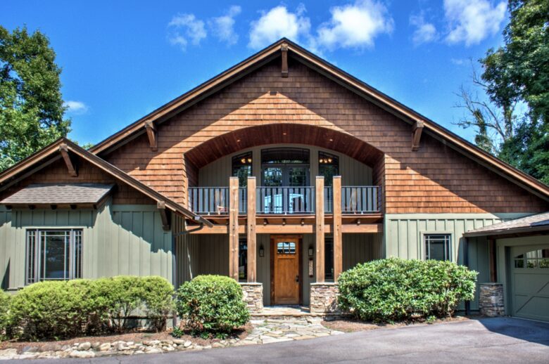 Expansive Views and Elegant Comfort Above the Clouds - Burnsville, North Carolina