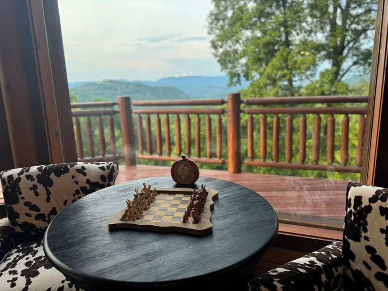 Copper Elk Lodge: A 6 acres Smoky Mountain Sanctuary - Sevierville, Tennessee