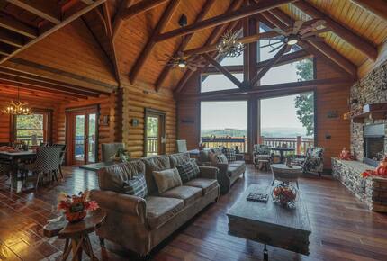 Copper Elk Lodge: A 6 acres Smoky Mountain Sanctuary - Sevierville, Tennessee