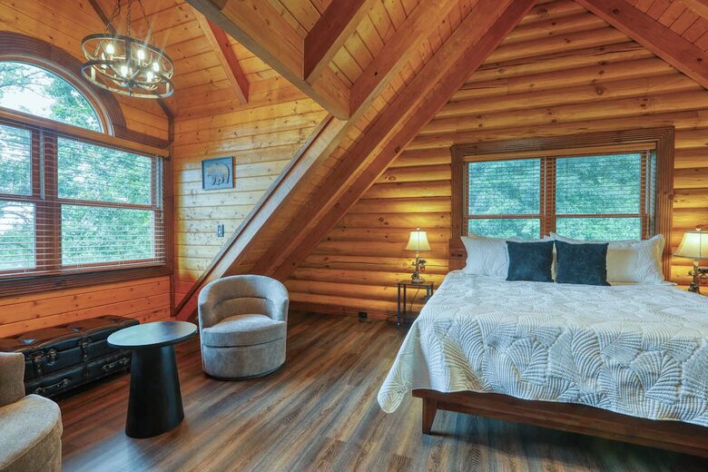 Copper Elk Lodge: A 6 acres Smoky Mountain Sanctuary - Sevierville, Tennessee
