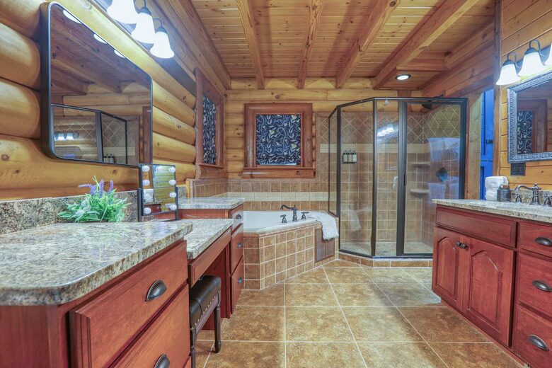 Copper Elk Lodge: A 6 acres Smoky Mountain Sanctuary - Sevierville, Tennessee