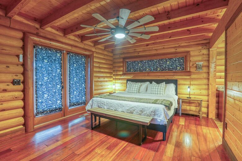 Copper Elk Lodge: A 6 acres Smoky Mountain Sanctuary - Sevierville, Tennessee