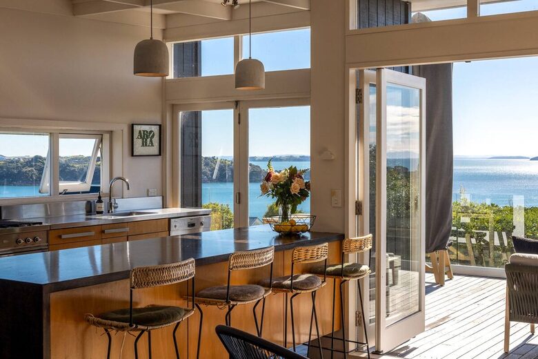 Island Escape - Waiheke Island, New Zealand