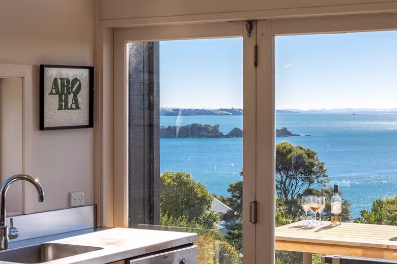 Island Escape - Waiheke Island, New Zealand