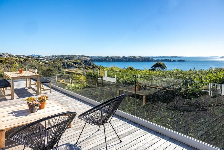 Island Escape - Waiheke Island, New Zealand