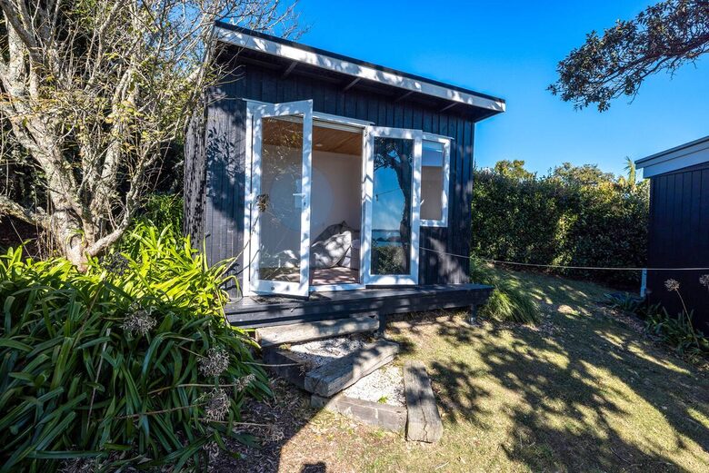 Island Escape - Waiheke Island, New Zealand