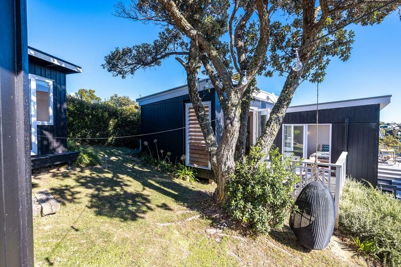 Island Escape - Waiheke Island, New Zealand