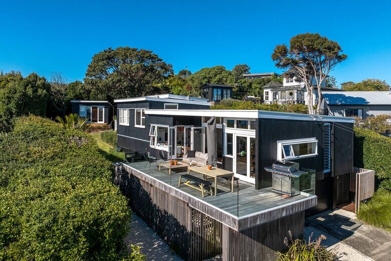 Island Escape - Waiheke Island, New Zealand