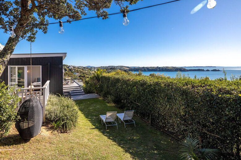 Island Escape - Waiheke Island, New Zealand