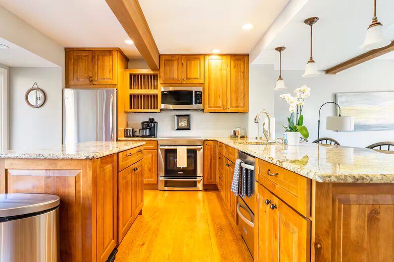 Elegant Ski-In/Ski-Out Townhome with Lake Access - McHenry, Maryland