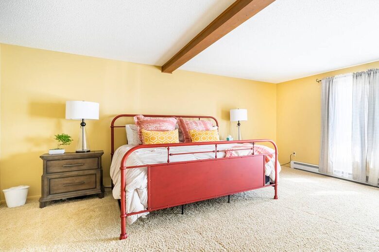 Elegant Ski-In/Ski-Out Townhome with Lake Access - McHenry, Maryland